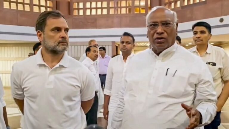 पहलगाम हमले पर कांग्रेस नेताओं की बयानबाजी से राहुल गांधी नाराज, खरगे देंगे नसीहत